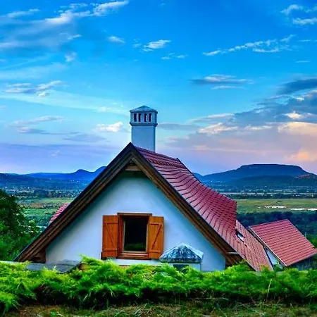 Oereghegyi Panorama Villa, * Balatonederics