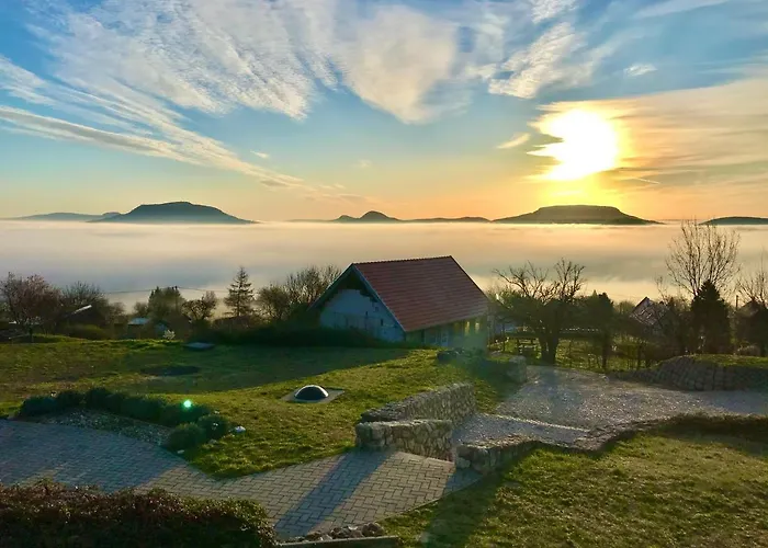 Oereghegyi Panorama Villa, Вилла