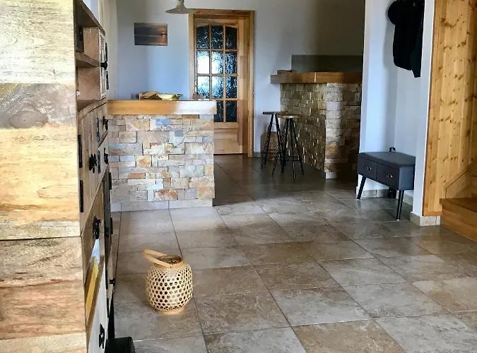 Oereghegyi Panorama Villa, וילה