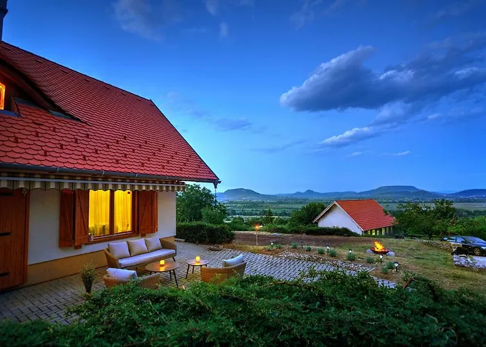 Вилла Oereghegyi Panorama Villa, Балатонедерич