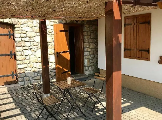 וילה Oereghegyi Panorama Villa,